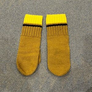 Uniqlo Marni Knitted Yellow gloves